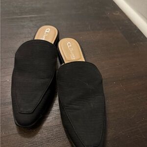 Black Chinese Laundry mules, excellent condition, size 8.5.